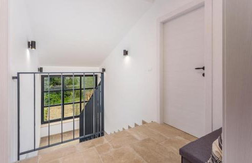 Amazing Home In Jurdani - Foto 23