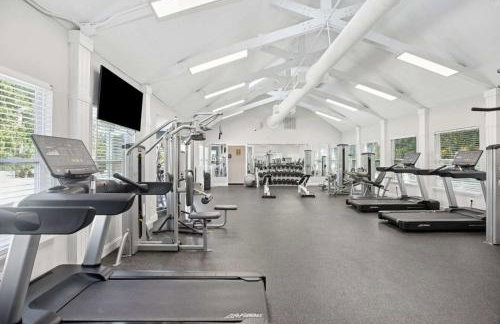 New Seasonal Comfort near USC and Riverwalk Trails - Foto 44