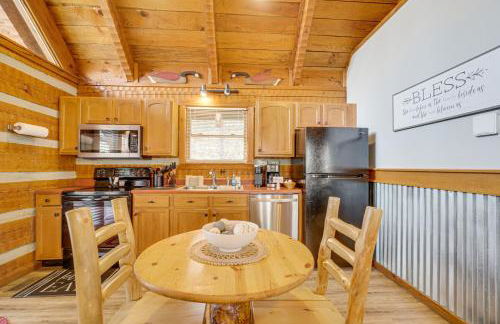 Honey Bear Pause Rural Escape with Porch and Hot Tub! - Foto 11