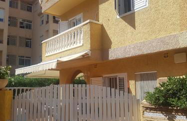 Adosado/casa con terraza y buhardilla. Playa El Perelló - Foto 9