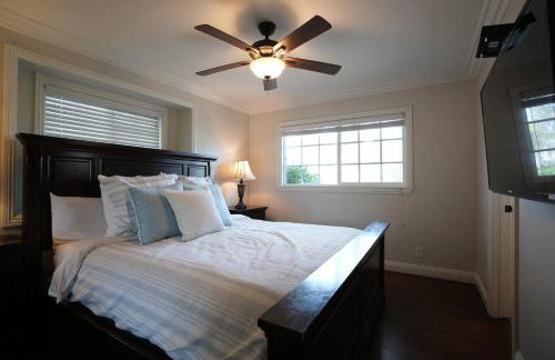 Highly Upgraded, 5 Bed, 4.5 ba, New Pool W/jacuzzi, 1/2 Mile Walk to Disney - Photo 19