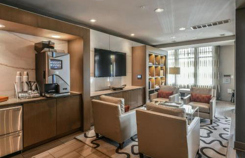 Luxury 2BR Stay Pool, Gym and Chill Areas - Photo 28