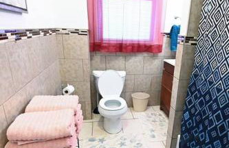 The Pearl-Lovely Victorian Home with Bed and Breakfast Energy - Foto 8