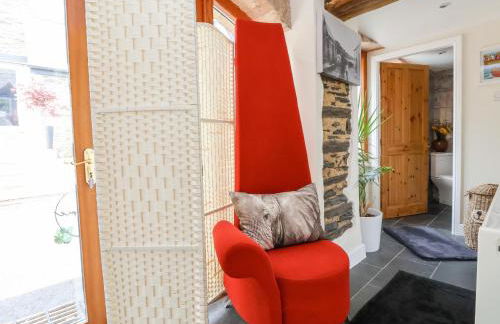 Coach House - Photo 20