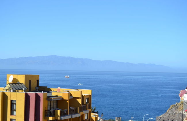 Olivia Sunbeach - Photo 1