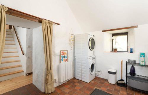 Naut Retreat, The Big Barn - Spacious & cosy cottage, walk to Porthcurno beach, Pedn Vouder & Minack Theatre - Photo 49