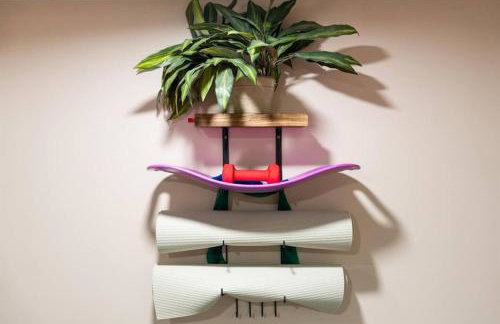 White Mountain Retreat with Theater, Fire Pit, Game Room and River Access - Foto 22