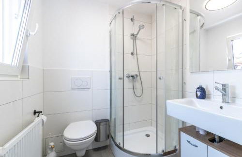 Arbeitnehmerunterkunft I 3 Betten I Balkon I eigene Küche & Bad - Foto 13