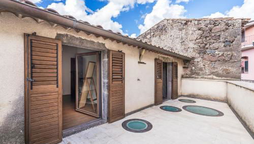 Home Slow between Sea and Olive Trees, Terrace and Tranquility in the Village of Seneghe - Foto 1