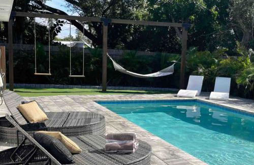 The Wisteria Oasis With heated pool and hot tub - Foto 42