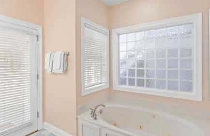 Steps to Beach! Arcade Game Room, Pool + Hot Tub Calico Scallop by Avantstay - Foto 58