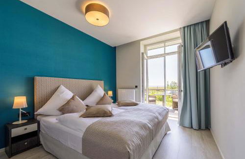 Sonnenblume in der Seefahrtschule - Foto 1