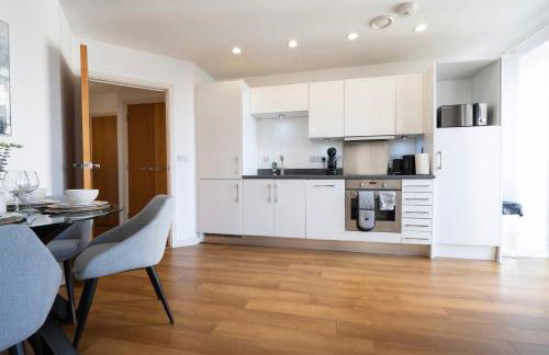 1BR River Retreat - Sleeps 4 - Parking - Foto 5