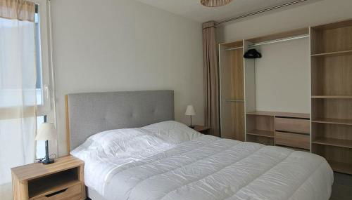 T2 Charmant, spacieux parking privé tram et metro - Foto 3