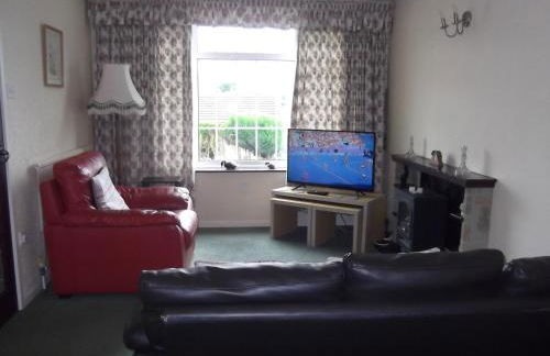 Hall Dale View near Matlock & Peak District - Photo 9