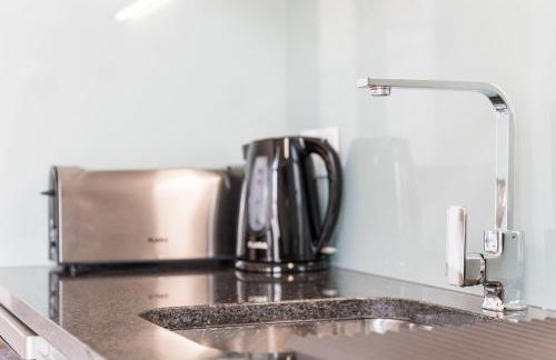 GuestReady - Seaside getaway in Porto - Photo 8