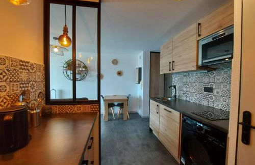 CHARMANT T2 VUE MARINA PLAGES A PIED - Foto 5