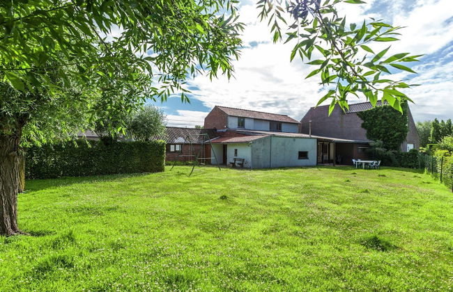 Quiet Cottage near Woods - Photo 30