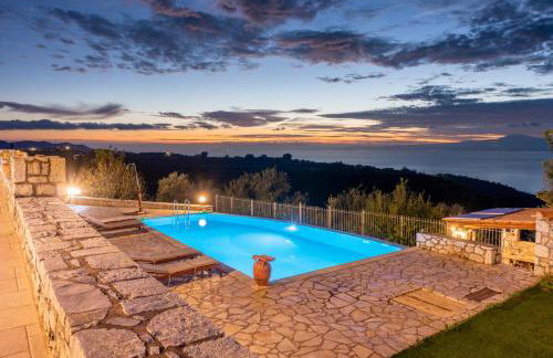 Afrodite's house - Photo 1