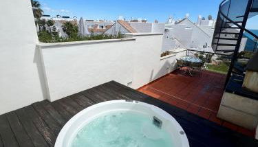 BEACHFRONT Penthouse Luxury - Photo 4