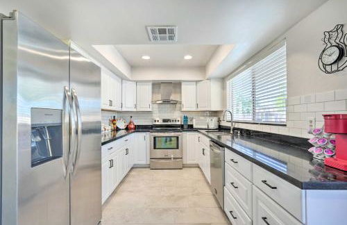 Families with Pets Welcome! Poolside Gem in Phoenix - Foto 7