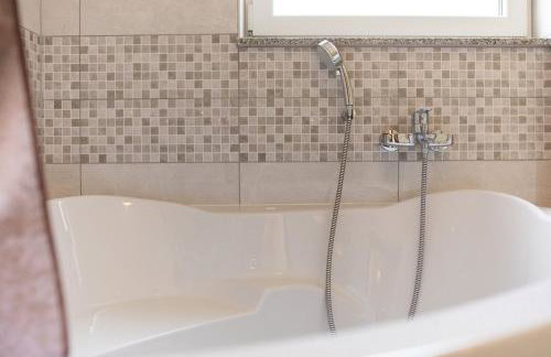 House Zrile with garden and jacuzzi - Foto 21