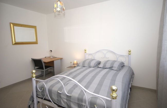 Chic Holiday Home in Pradons With Swimming Pool - Foto 3