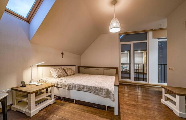 Luxurious Amber Villa With Private Pool and Garden Views - Photo 3