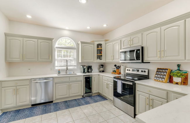 Lakeside Gravois Mills Home w/ Boat Slip + 4 Decks - Foto 77