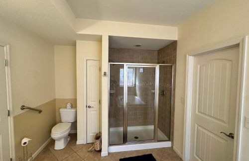 Lake It Easy - Waterfront Getaway with 7 Bedrooms - Foto 25