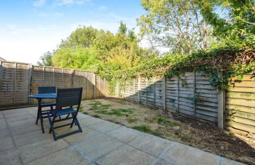 Modern Detached 4-Bedroom 2-Bath Home, Guildford - Photo 10