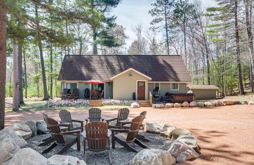 Northwood Tours Escape Hot Tub and Lake Access! - Foto 23