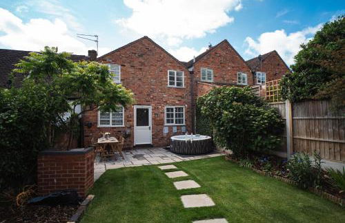 Stylish 2 Bedroom Cottage With Hot Tub And Parking - Foto 25