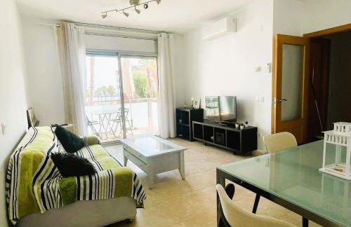 ENJOY in Beautiful flat in front of the sea and beach - Photo 16