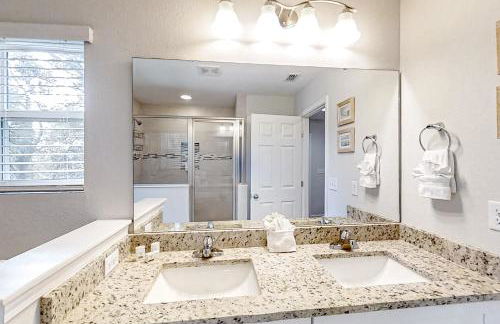 Newly-built 2-story home near the ocean with patio, washer/dryer, streaming - Photo 21