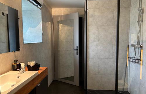 Gite Entre Causse et Vallon, tout confort pour 4 personnes dans grange rénovée au coeur de l'Aveyron - Photo 14