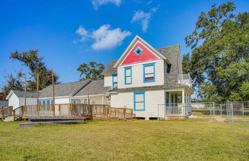 2 Mi to Gator Chateau Vibrant Home with Balcony - Foto 29