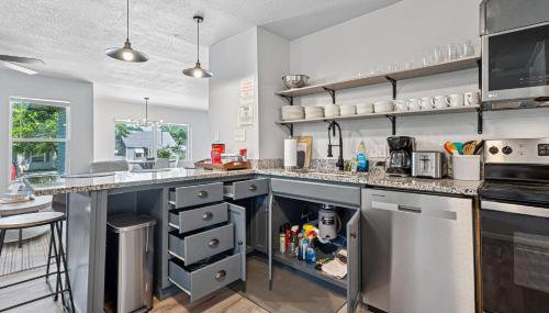 6BR Home Kitchen Laundry Sleeps 12 #60 - Foto 4