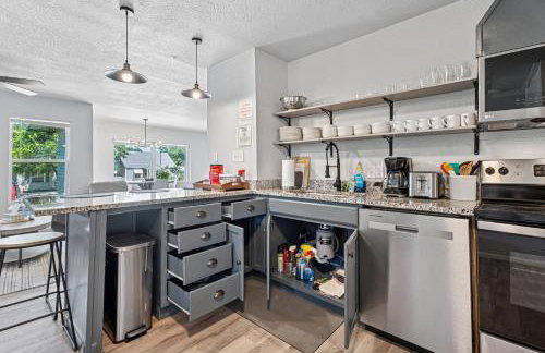 6BR Home Kitchen Laundry Sleeps 12 #60 - Foto 4