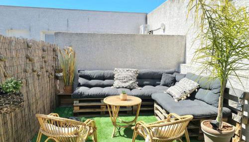 AppartCosy Emplacement Idéal avec Terrasse & Parking Privé - Photo 4