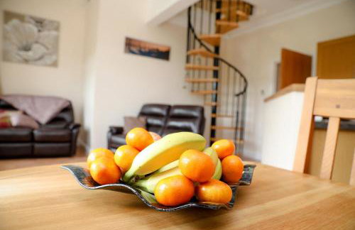 Beautiful cozy 3 bedroom 2 bathroom apartment - Foto 48