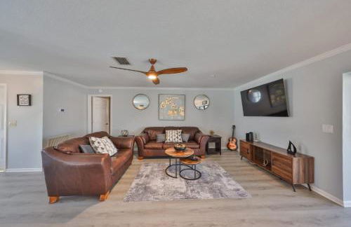 Waterfront Pool House with Heated Pool - Foto 50