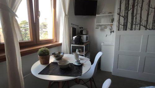 Rail Station Guest House - Photo 1