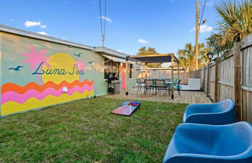 Family Friendly Home Near Beach and Downtown - Photo 8