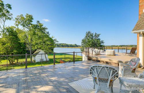 Riverfront Gem with Fire Pit in Eden - Foto 34