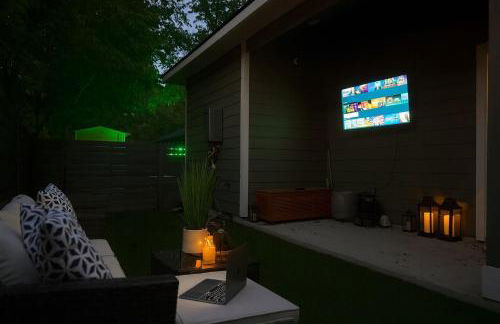 Luxe 2023NewBuild Entire home with 3BR 7BDs Ideal for Long Winter Stays, Outdoor, Central - Foto 27