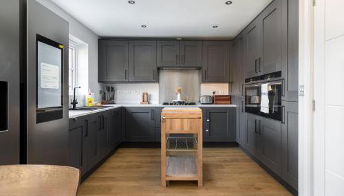 Modern 4-Bed Family Home with 5 Beds & Parking - Foto 4