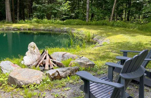 Newly Built Cabin w/ Hot Tub - 16 Mi to Stowe Mtn! - Foto 26