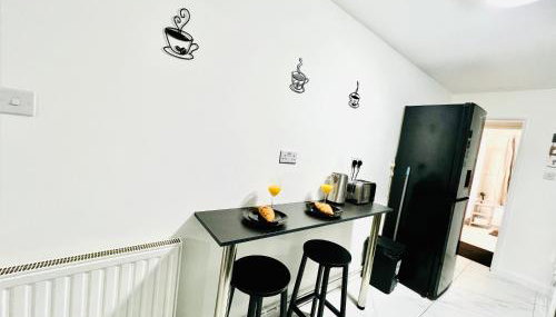 4bedroom Sleeps6 Business ContractorsDiscounts free WiFi - Photo 3