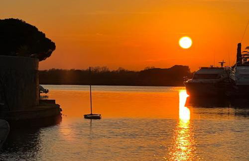 BLAU Apartamento frente a los canales y las puestas de sol de Roses - Foto 4